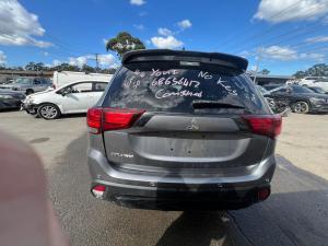 2021 Mitsubishi Outlander ZL image 2