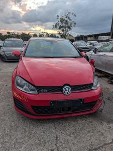 2015 Volkswagen Golf GTI image 2