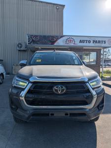 2021 Toyota Hilux SR5 image 2