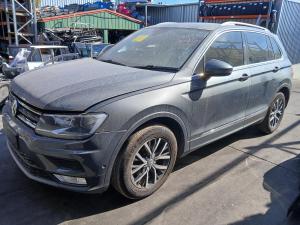 2017 Volkswagen Tiguan 5NA image 2