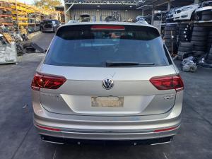 2017 Volkswagen Tiguan 5NA image 2