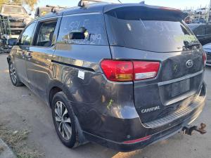 2017 Kia Carnival YP image 2