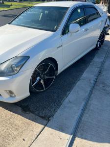 2011 Toyota Crown Hybrid GWS204 image 2