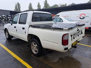 2002 Toyota Hilux image 2