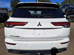2022 Mitsubishi Outlander ZM image 2