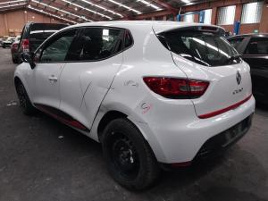 2014 Renault Clio 1.2T H5F403 DCT 6SPD FWD B98 EXPRESSION image 2
