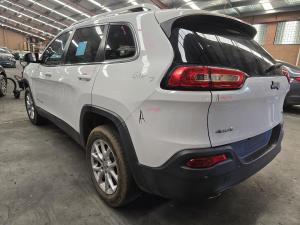 2014 Jeep Cherokee 3.2L EHB AUTO V6 9SPD AWD LONGITUDE KL image 2