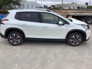 2018 Peugeot 2008 image 2