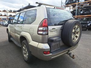 2003 Toyota Prado KZJ120R image 2