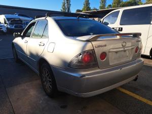 2004 Lexus Is200 image 2