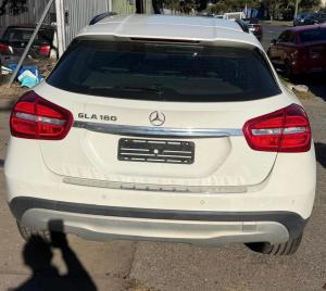 2017 Mercedes Benz Gla-180 image 2