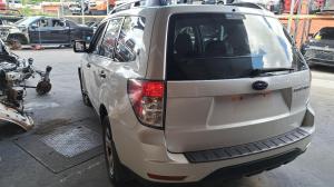 2010 Subaru Forester S3 image 2