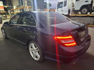 2011 Mercedes Benz C Class W204 image 2
