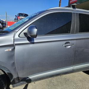 2019 Mitsubishi Outlander ZL image 2