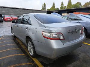 2011 Toyota Camry AHV40R image 2