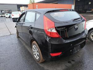 2014 Hyundai Accent RB image 2