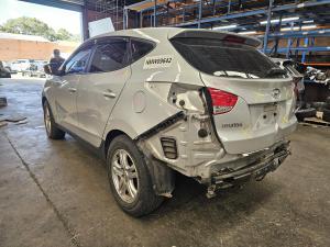 2013 Hyundai Ix35 2.0L G4KD AUTO 6SPD FWD ACTIVE image 2
