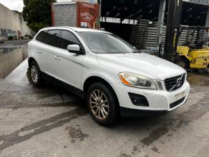 2010 Volvo Xc60 image 2