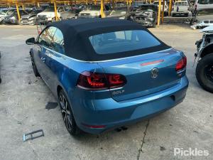 2015 Volkswagen Golf image 2