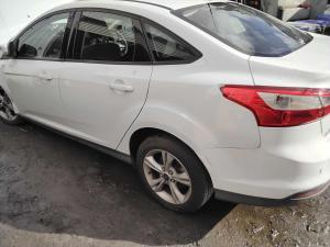 2014 Ford Focus LW image 2