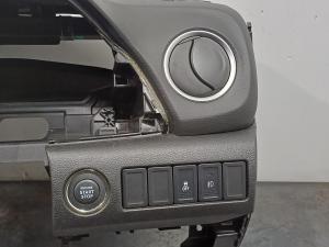 2023 Suzuki Vitara image 2
