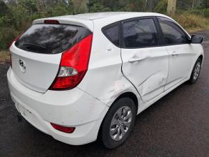 2015 Hyundai Accent image 2