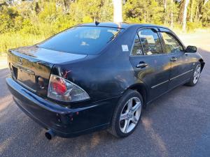 2005 Lexus Is200 image 2