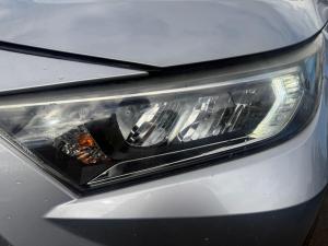 2019 Toyota Rav4 image 2