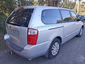 Kia Carnival image 2