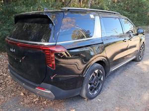 Kia Carnival image 2