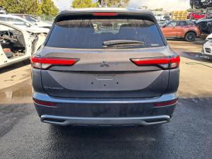 2022 Mitsubishi Outlander ZM image 2