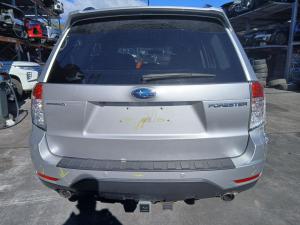 2011 Subaru Forester image 2