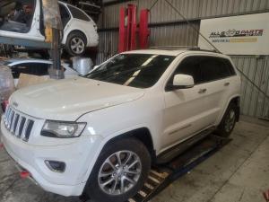 2015 Jeep Grand Cherokee image 2