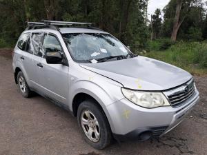 2010 Subaru Forester image 2
