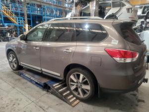 2013 Nissan Pathfinder image 2
