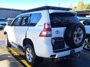2015 Toyota Land Cruiser Prado GDJ150R image 2