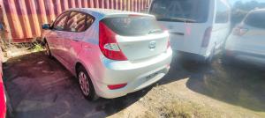 2013 Hyundai Accent image 2