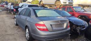 2010 Mercedes Benz C200 image 2