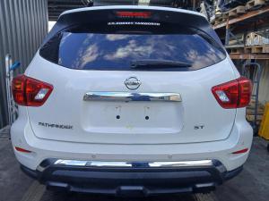 2017 Nissan Pathfinder R52 image 2