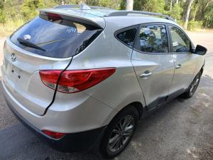 2013 Hyundai image 2