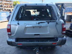 2000 Nissan Pathfinder R50 image 2