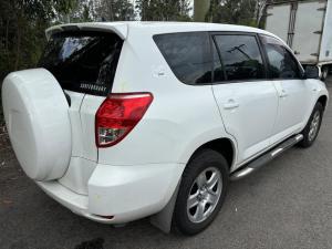 2007 Toyota Rav4 image 2