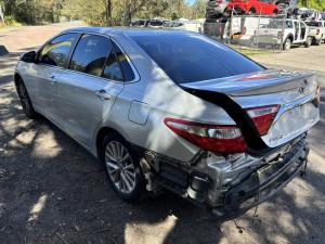 2015 Toyota Camry image 2