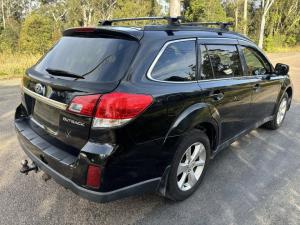 2013 Subaru Outback image 2