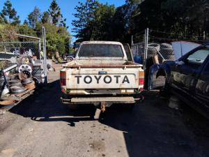 1989 Toyota Hilux LN106 image 2