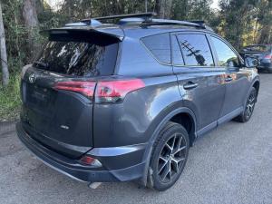 2017 Toyota Rav4 image 2