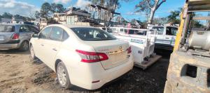 2014 Nissan Pulsar image 2