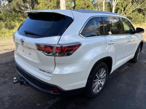 2015 Toyota image 2