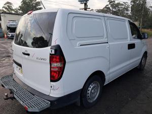 2016 Hyundai image 2