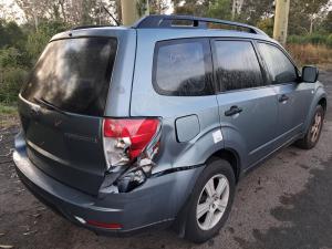 2010 Subaru Forester image 2